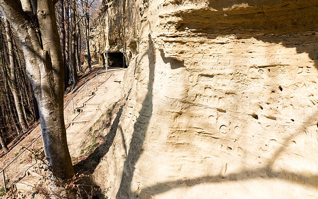 Außenansicht der Heidenhöhlen bei Zizenhausen