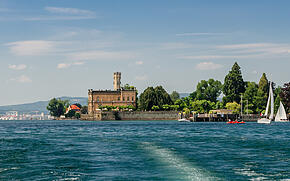 Langenargen am Bodensee mit Blick auf Schloss Montfort