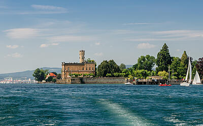 Langenargen am Bodensee mit Blick auf Schloss Montfort