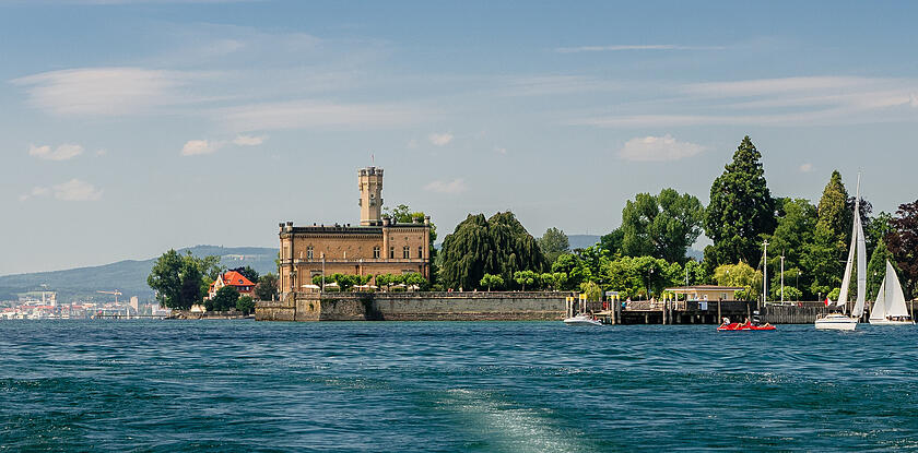 Langenargen am Bodensee mit Blick auf Schloss Montfort