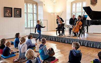 Literatur im Herbst Konzert für Kinder im schloss Achberg