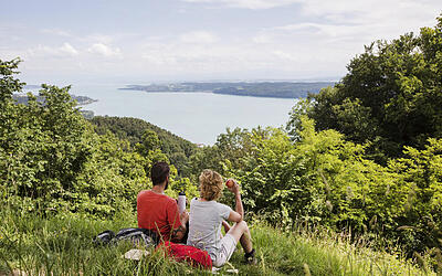 Fr&uuml;hlingswandern mit Seeblick &Uuml;berlinger See