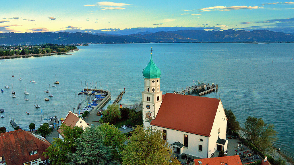Luftaufnahme des Bodensees bei Wasserburg