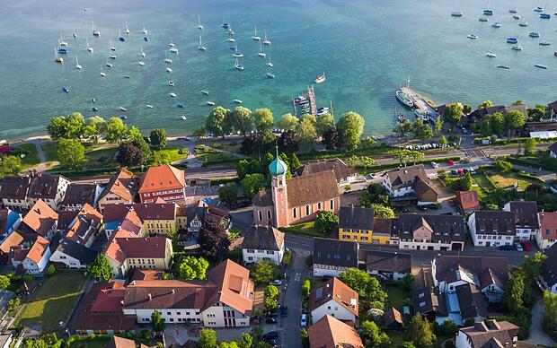 Luftaufnahme des Zentrums von Allensbach am Bodensee