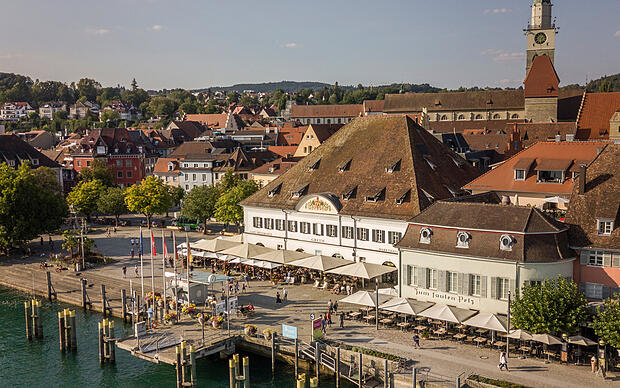Luftaufnahme der Greth und des Landungsplatzes am Ufer in Überlingen