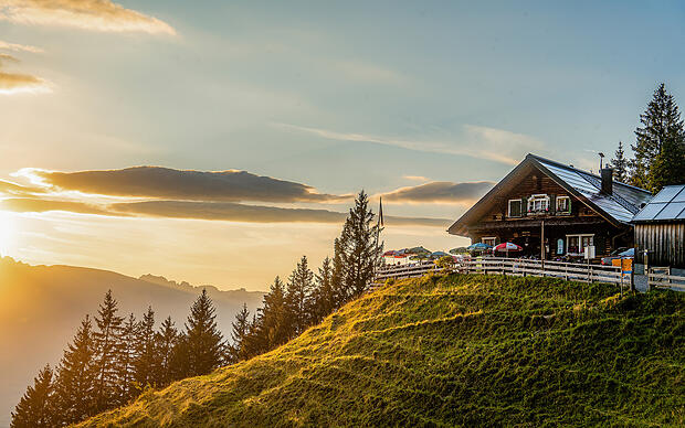 Auf dem Fürstin-Gina-Weg zum Bettlerjoch Hütte auf dem Panoramaweg