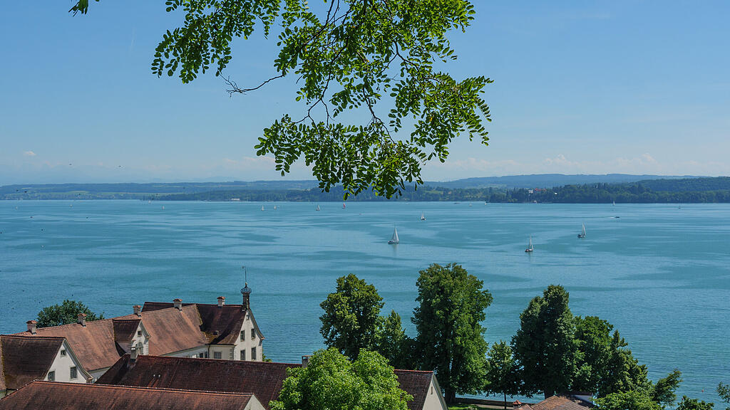 Blick von Uhldingen auf den Bodensee im Sommer