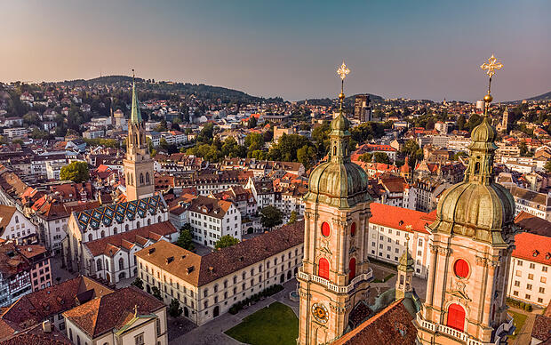 (Blick auf Sankt Gallen und die Kathedrale am Abend