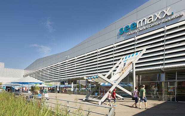 Außenansicht des Shoppingcenters seemaxx in Radolfzell