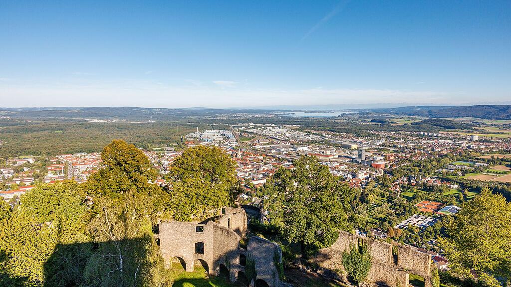 Singen_Hohentwiel_Ausblick_Festung-Singen-Untersee_05_Nachweis_Stadt-Singen_Buero-Klare