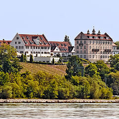 Blick auf Schloss Kirchberg über dem Bodensee