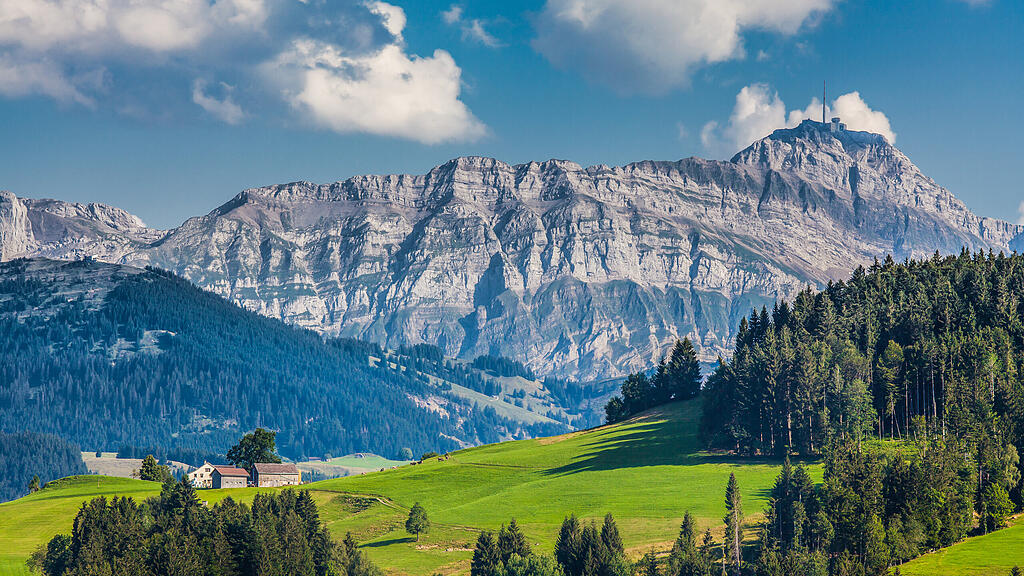 Blick auf die Landschaft am Fuße des Säntis