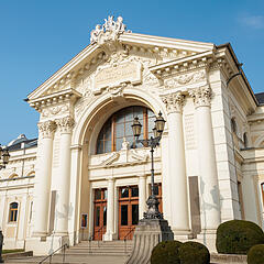 Aufnahme des Türbogens und Eingangs vom Konzerthaus Ravensburg