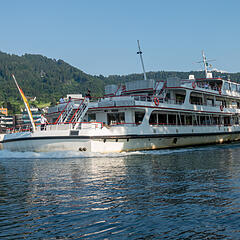 Personenschiff der Vorarlberg Lines im Bregenzer Hafen