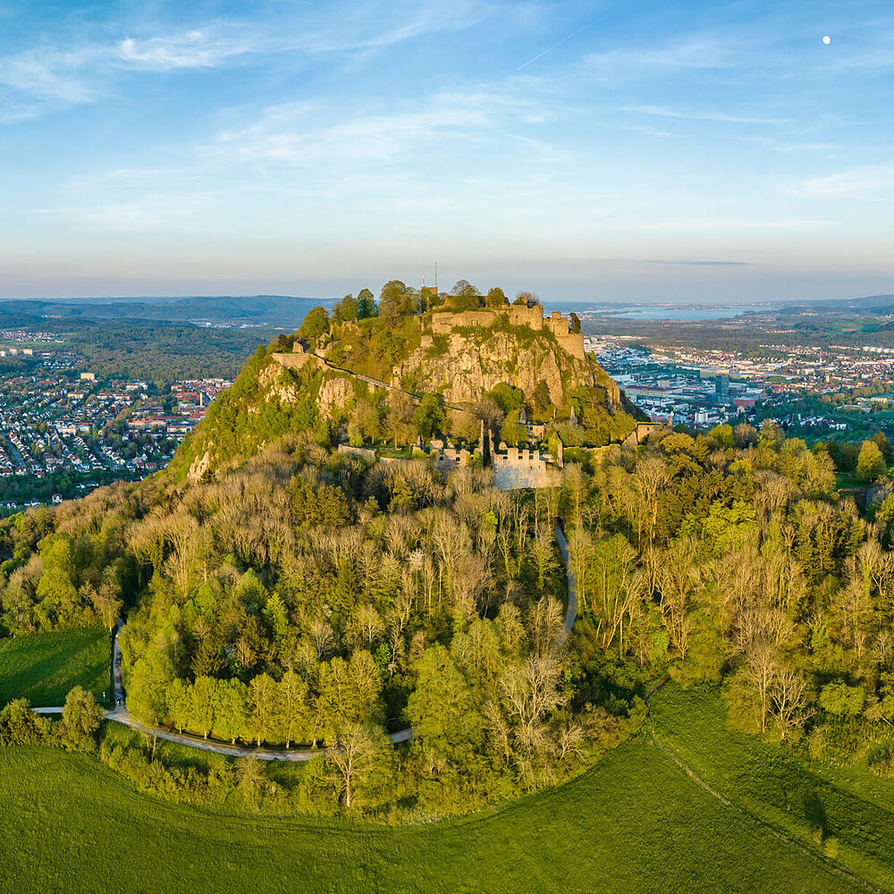 Blick auf den Hohentwiel bei Singen am Bodensee
